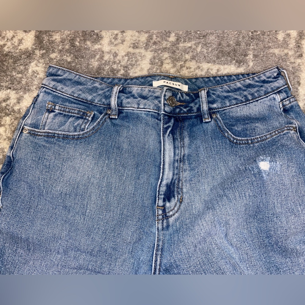 PacSun Distressed Mom Jeans - Picture 5 of 8